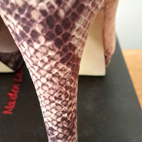 🇺🇸 Maiden Lane Platform Round Toe Pump - Picture 2 of 4